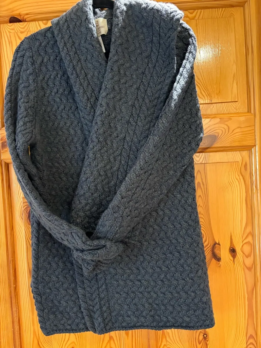 ARAN Sweater Market - Image 1