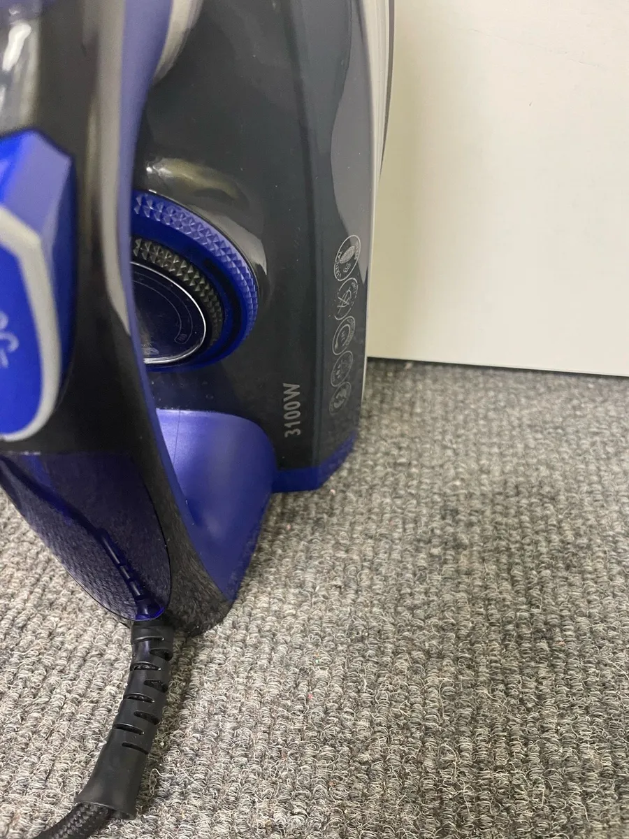 Beldray 3100 Watt Ultra Ceramic Iron - Image 2