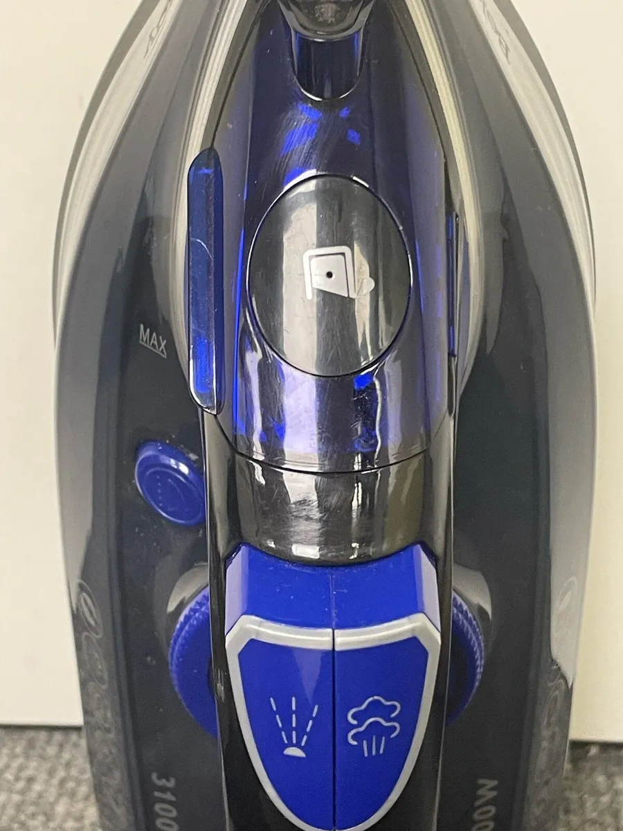 Beldray 3100 Watt Ultra Ceramic Iron - Image 4