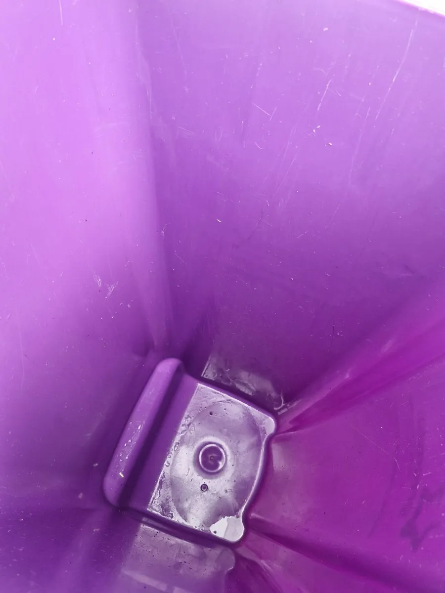 Refuse bin - Image 1