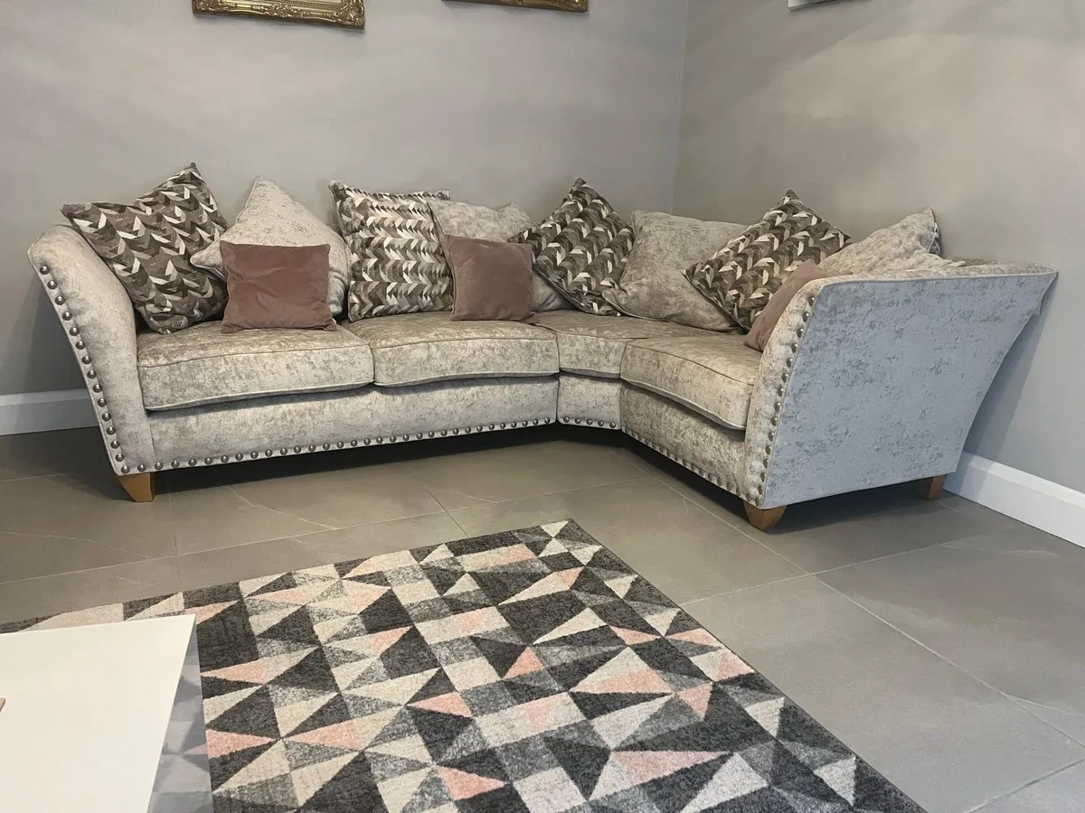 Corner sofa and matching 2 seater #Like new - Image 1