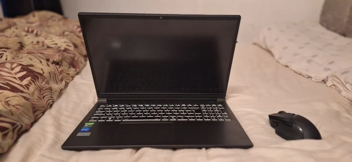 Gaming/Workstation Laptop - RTX 5070 - Like New - Image 3