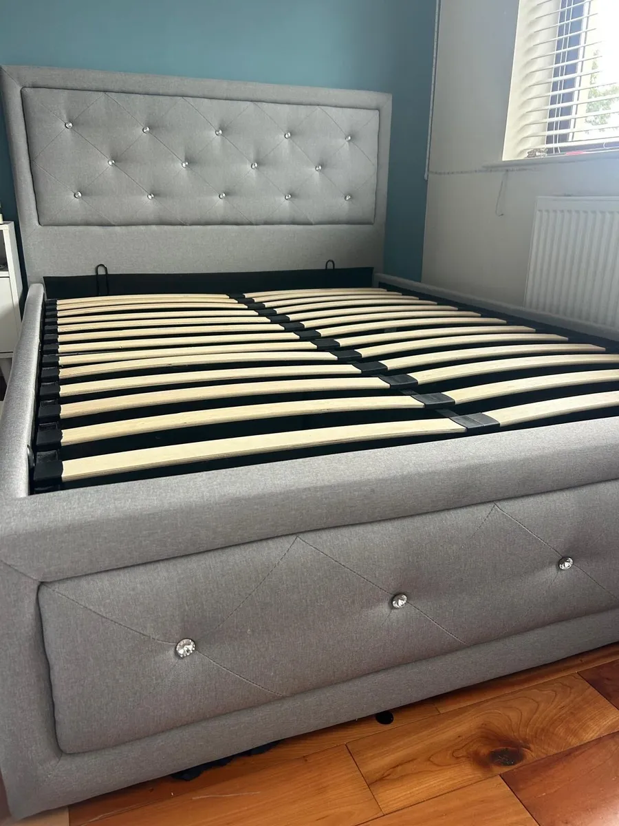 Double Bed - Image 3