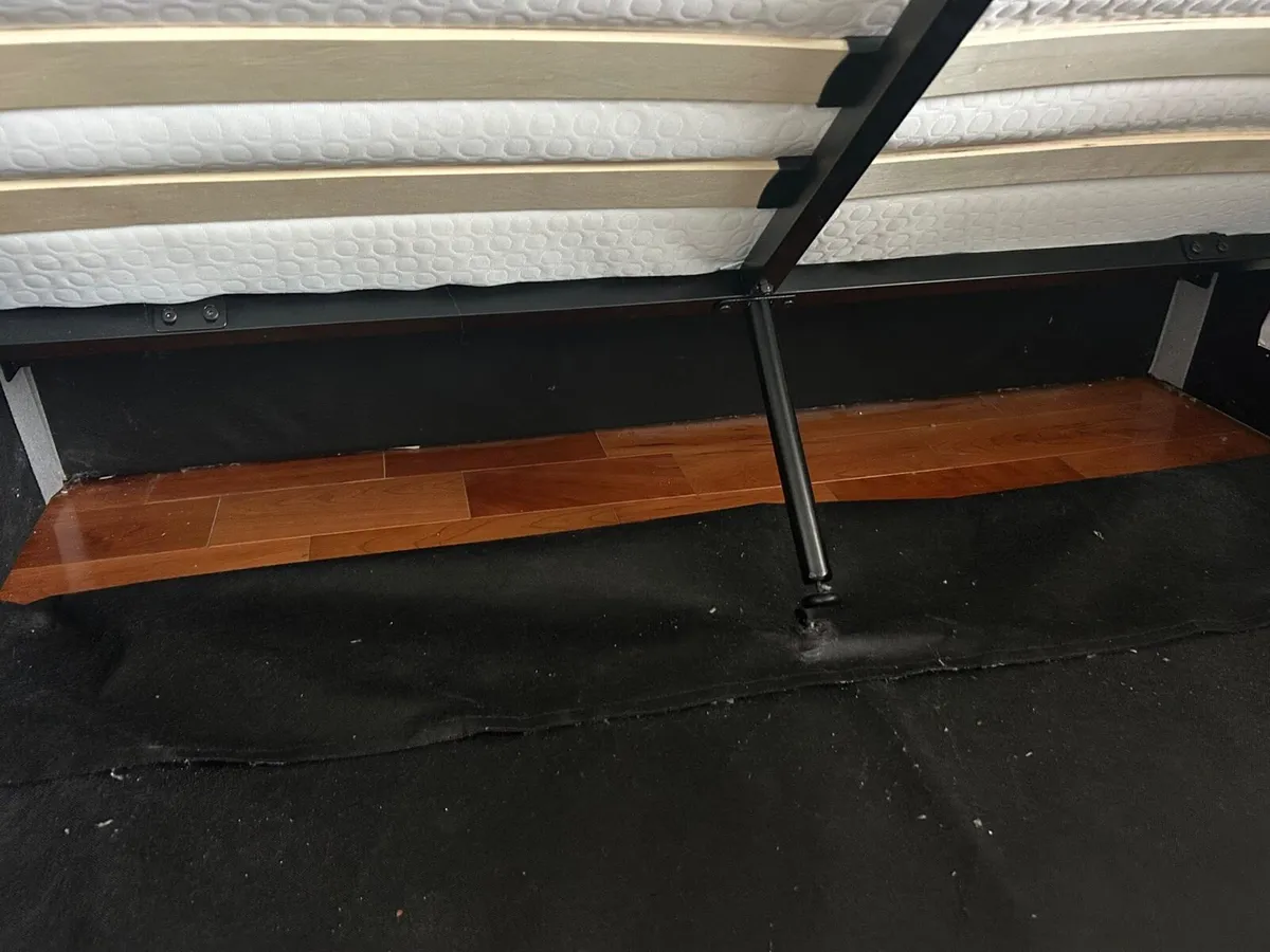 Double Bed - Image 4