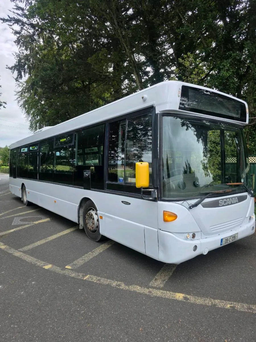 Bus - Image 2