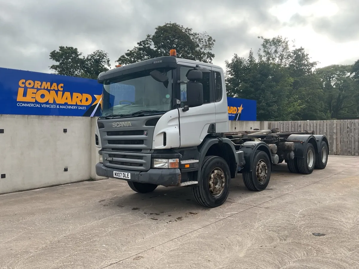 2007 (07) SCANIA P380 8x4 Hookloader - Image 1