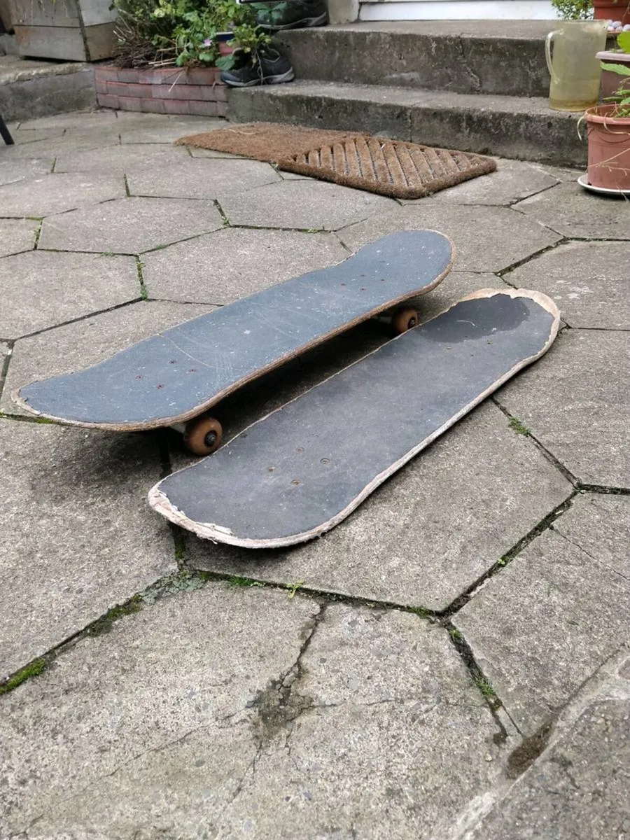 FREE RIOT Skateboard + old deck - Image 3