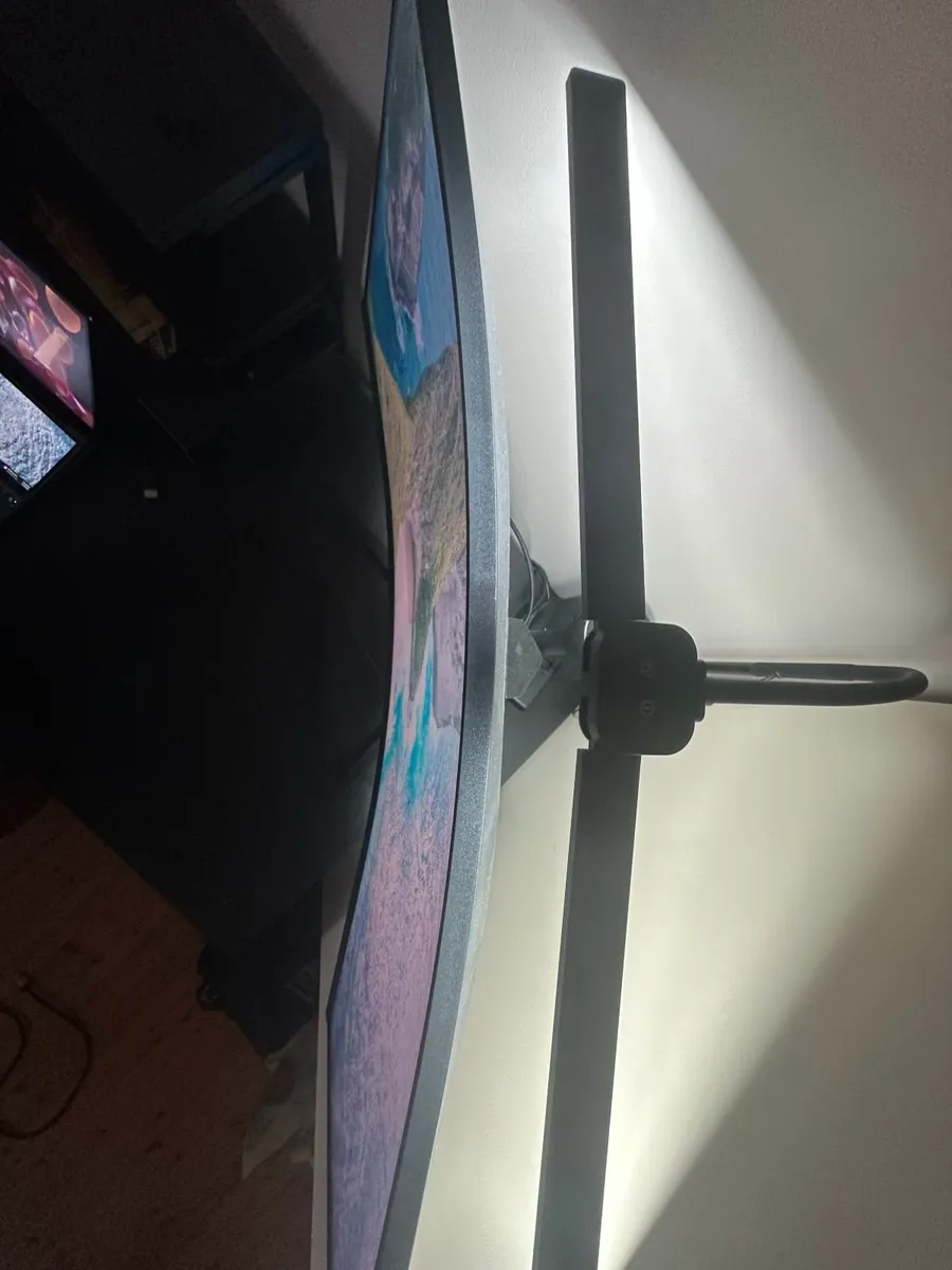 AOC Curved Ultrawide Gaming Monitor 2 Available - Image 4