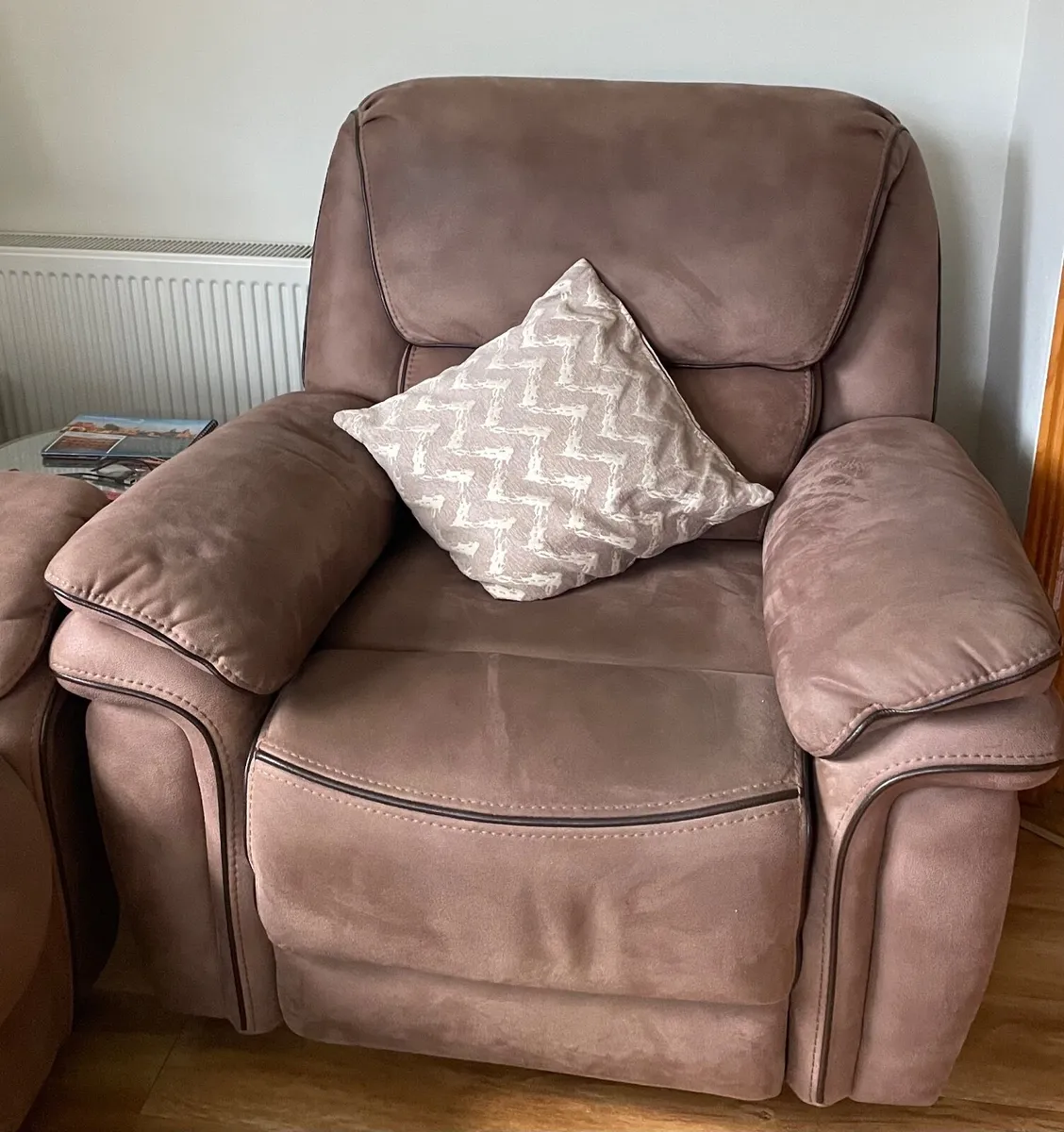 Beige recliner suede effect suite of furniture - Image 1