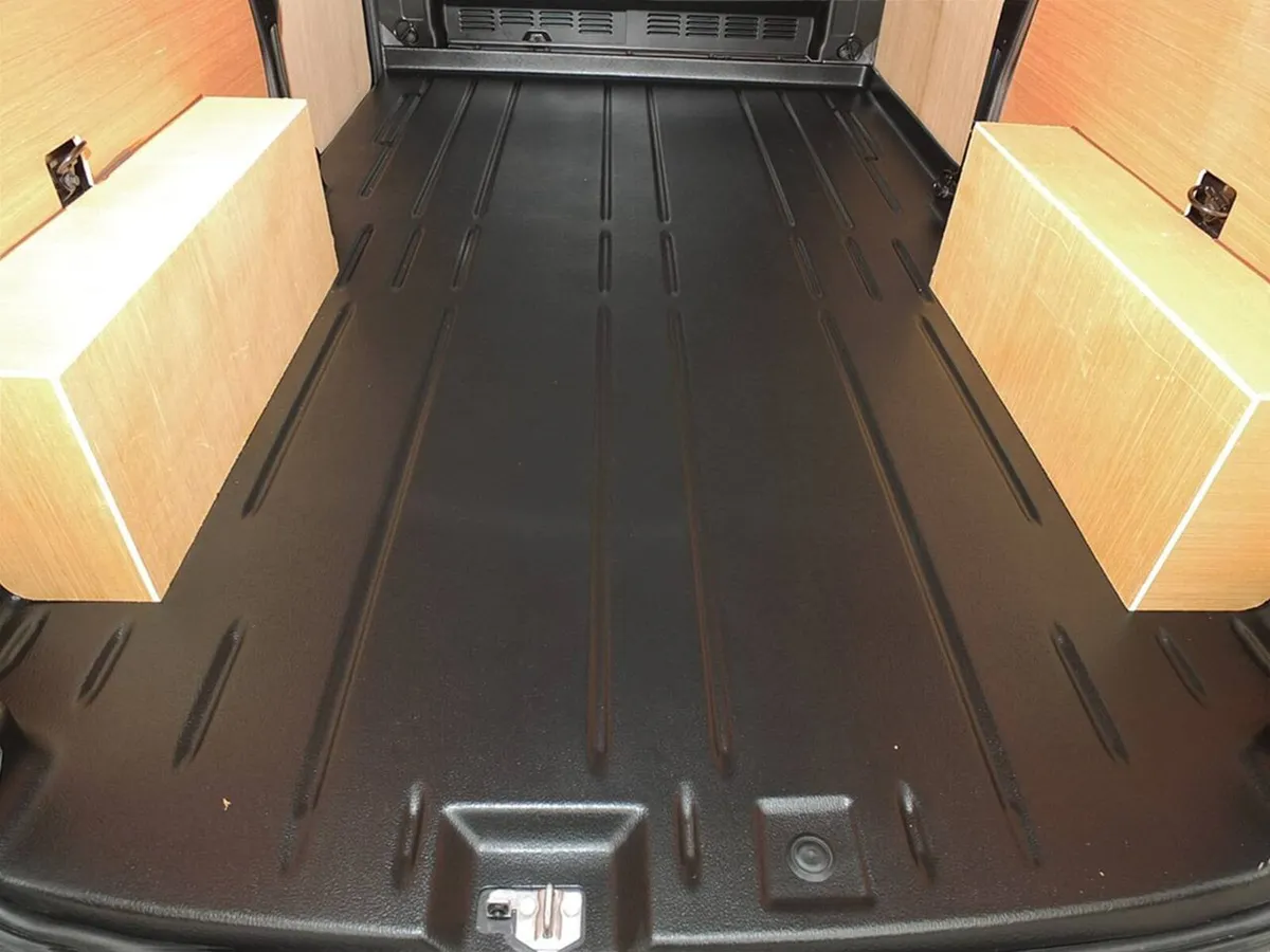 2023 Ford Transit Custom Panel Van - Image 4
