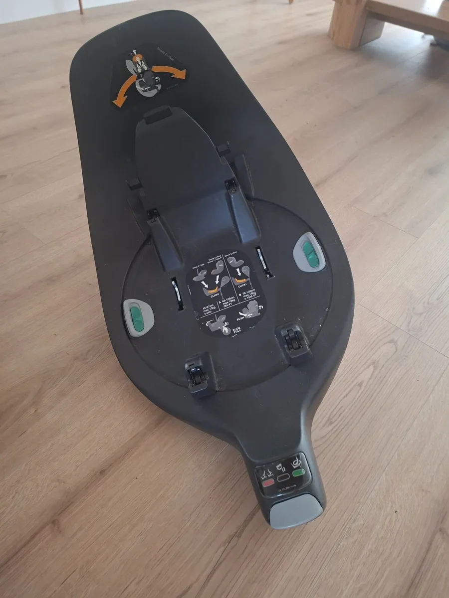 360 isofix and cybex car seat - Image 1