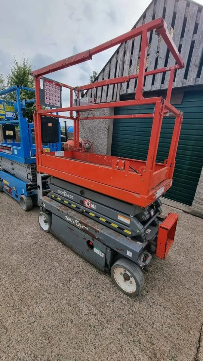 SKYJACK SJIII 3219 SCISSOR LIFT 7.6M - Image 1