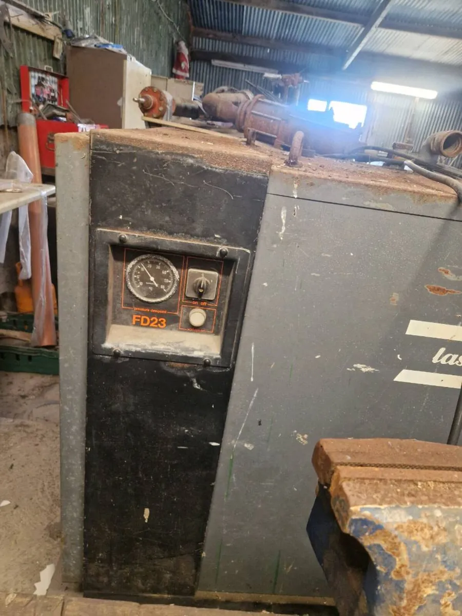 Stainless steel tanks ,air compressor, forklift - Image 4