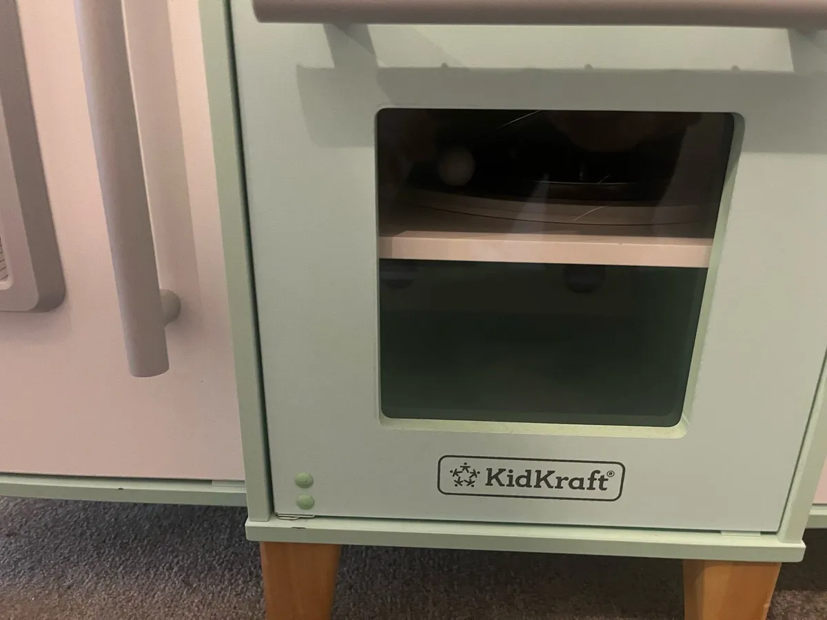 KidKraft Kids Wooden Play Kitchen - Image 4