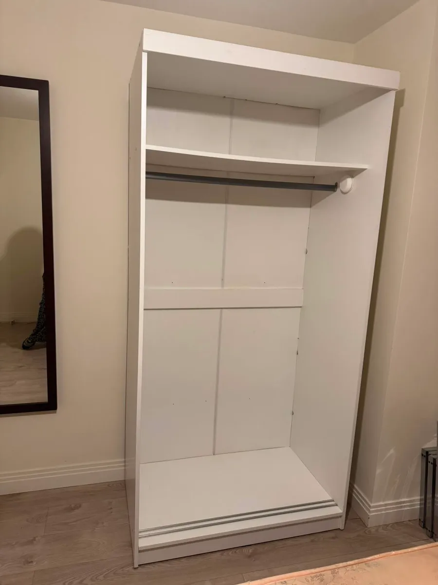 Free - Wardrobe - Image 3