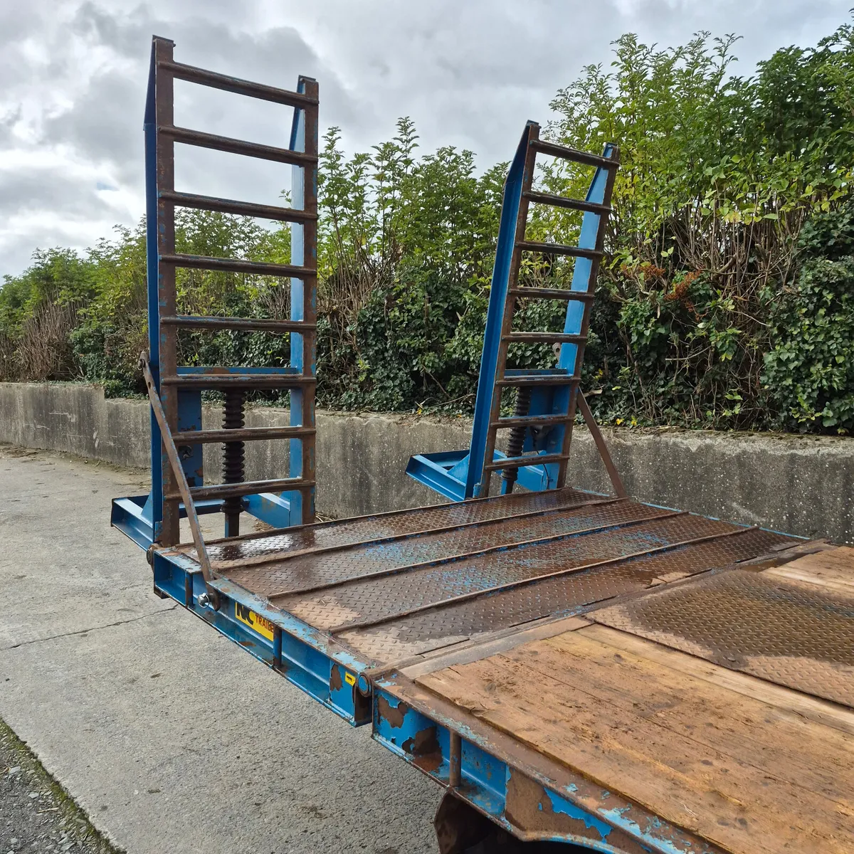 NC Hydraulic Beavertail Low Loader - Image 4
