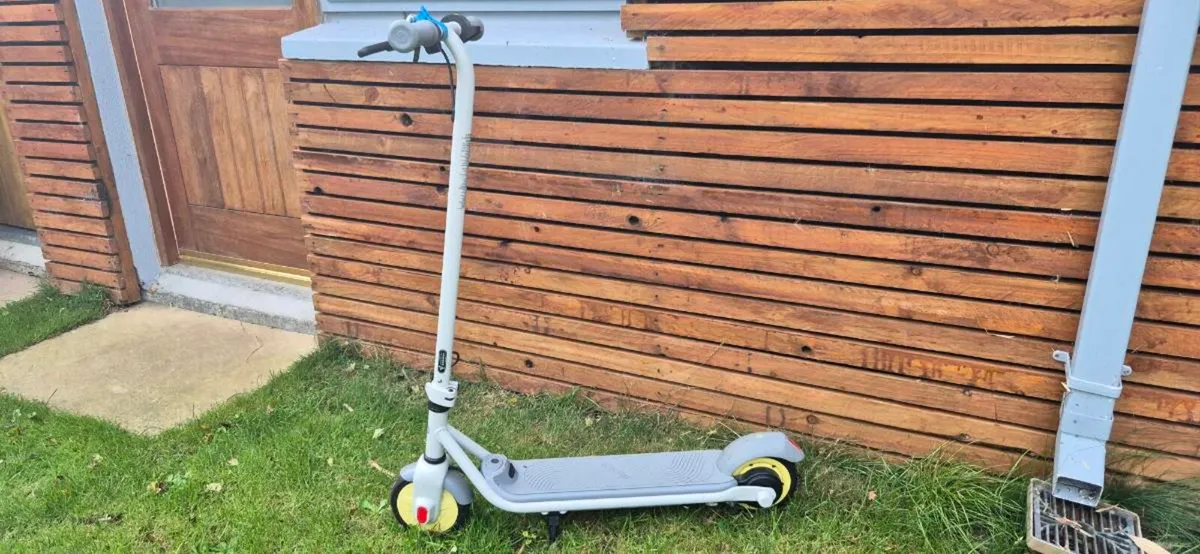 Segway Zing C10 Ninebot e scooter - Image 1