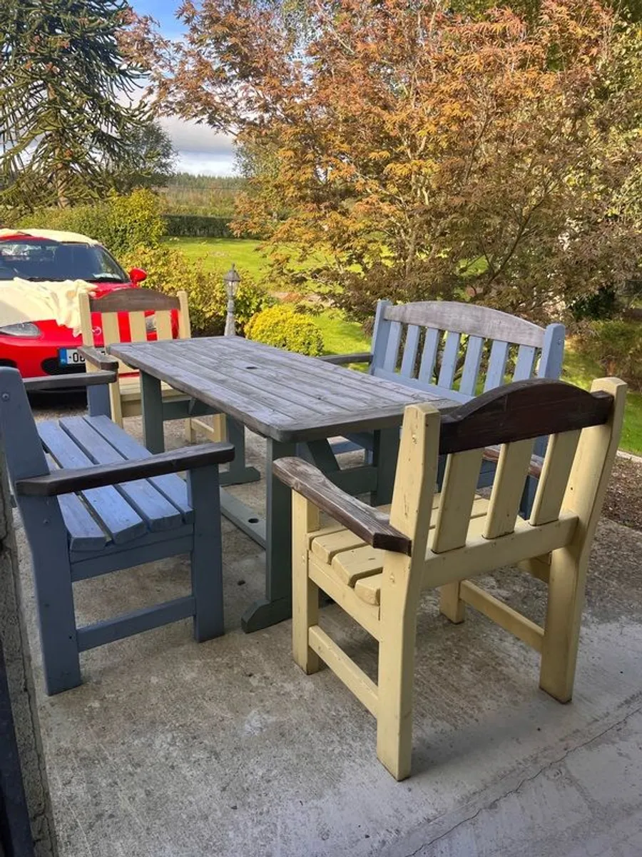 Solid wood garden furniture set - Image 1