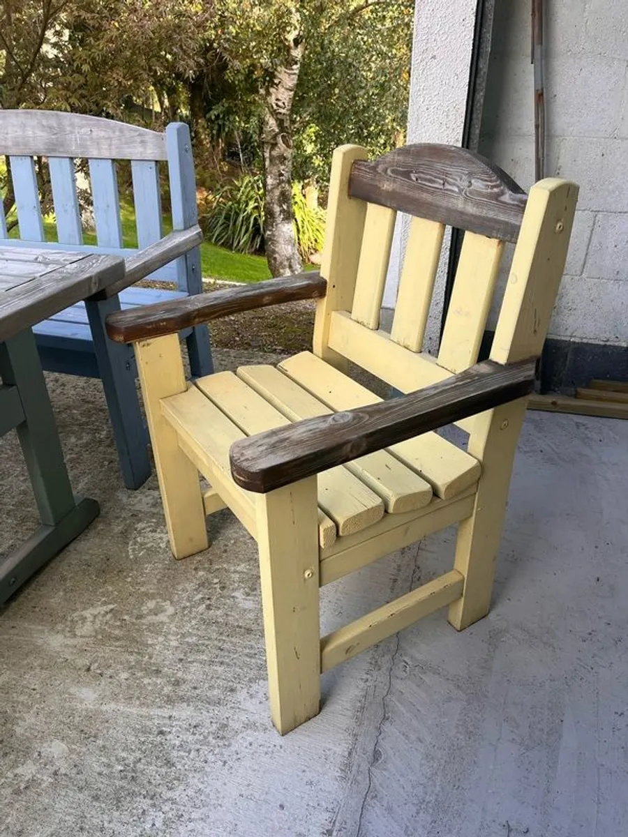 Solid wood garden furniture set - Image 3