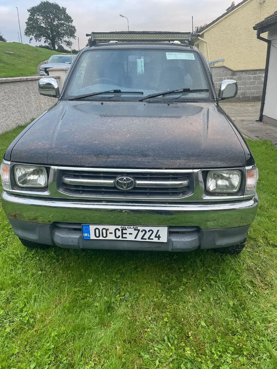 Toyota Hilux 2000 - Image 2