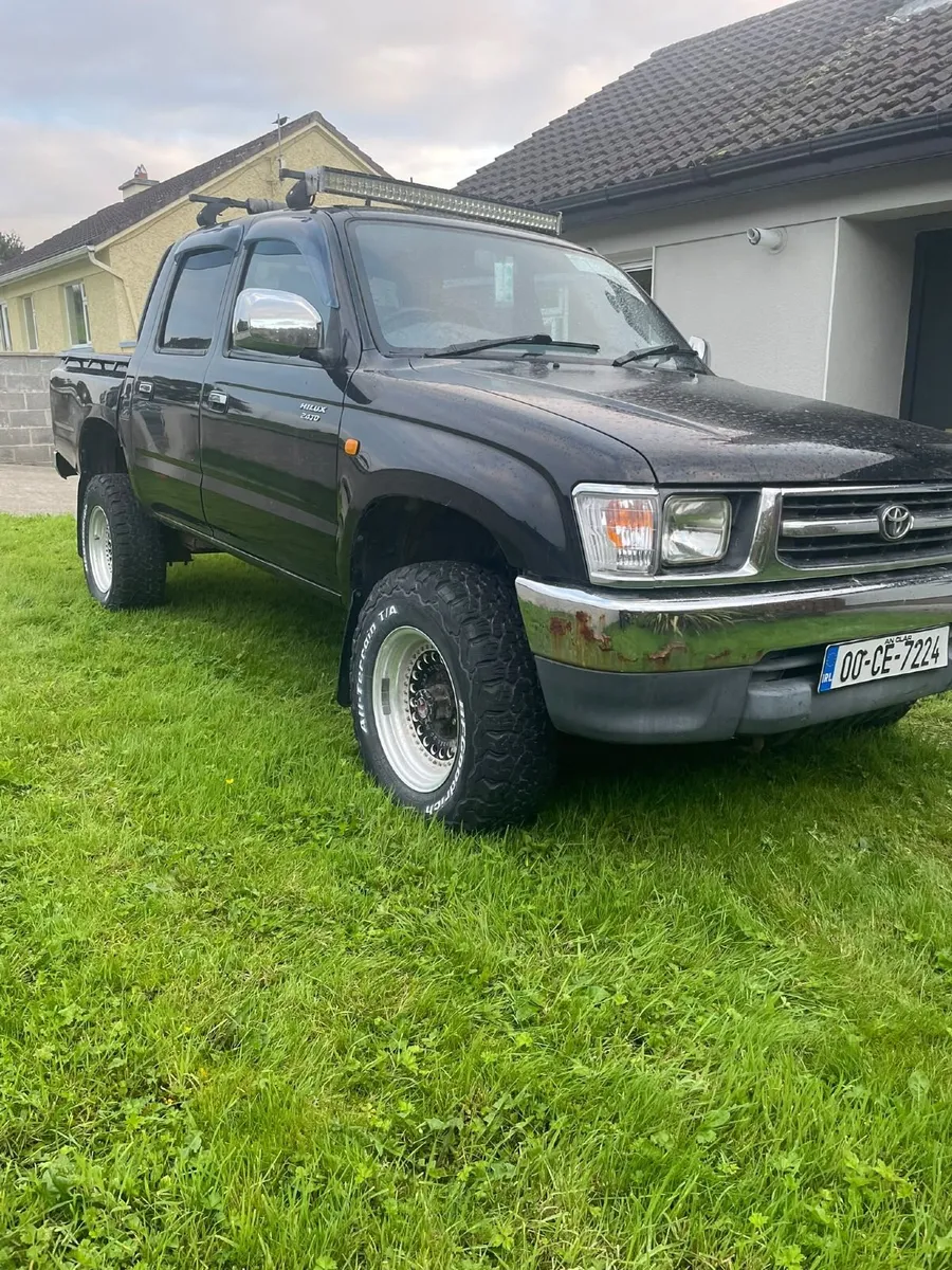 Toyota Hilux 2000 - Image 3