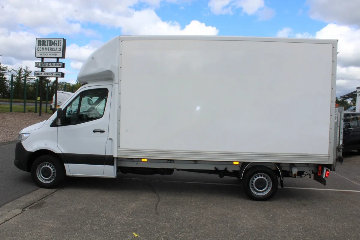 2023 Mercedes-Benz Sprinter 315 Luton Tail Lift - Image 4