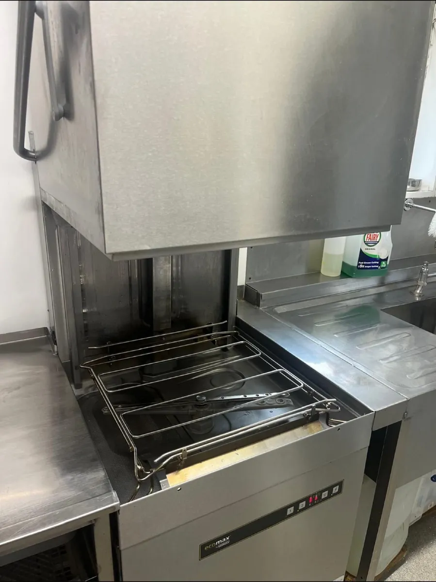 Hobart Passthrough Dishwasher - Image 2