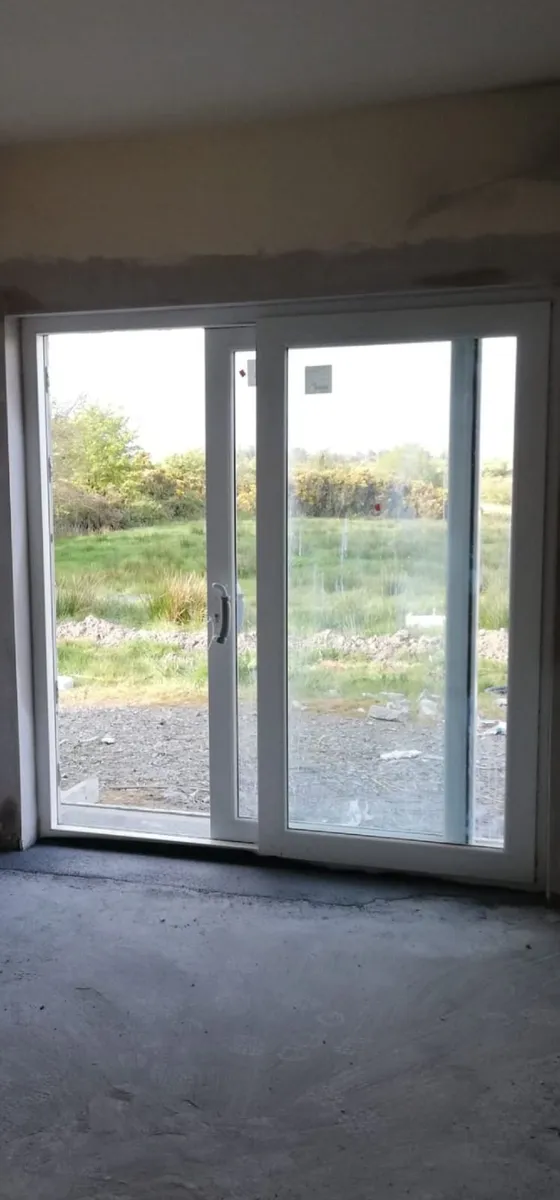White PVC sliding door - Image 1