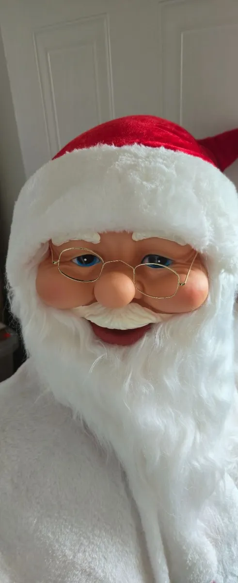 Singing and Dancing Santa - Image 2