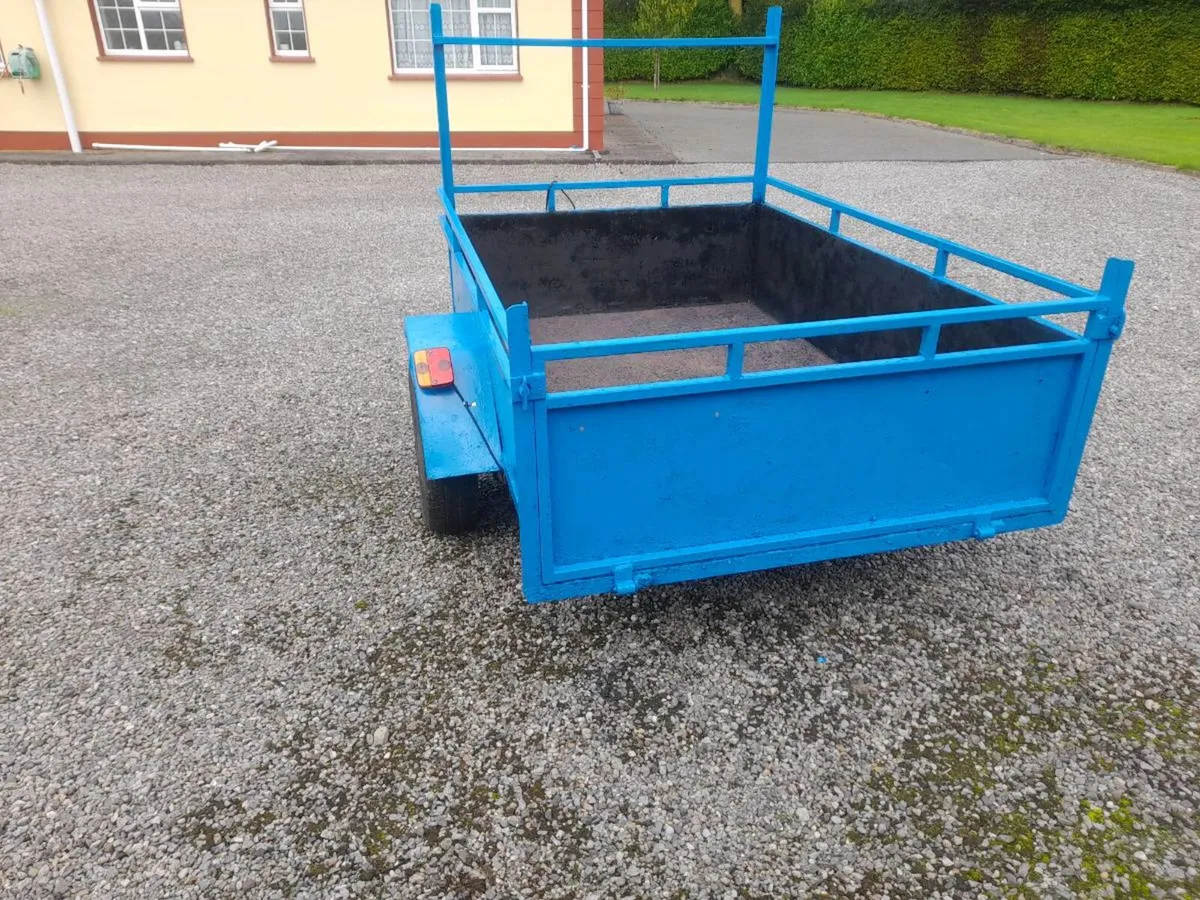 Trailer - Image 1
