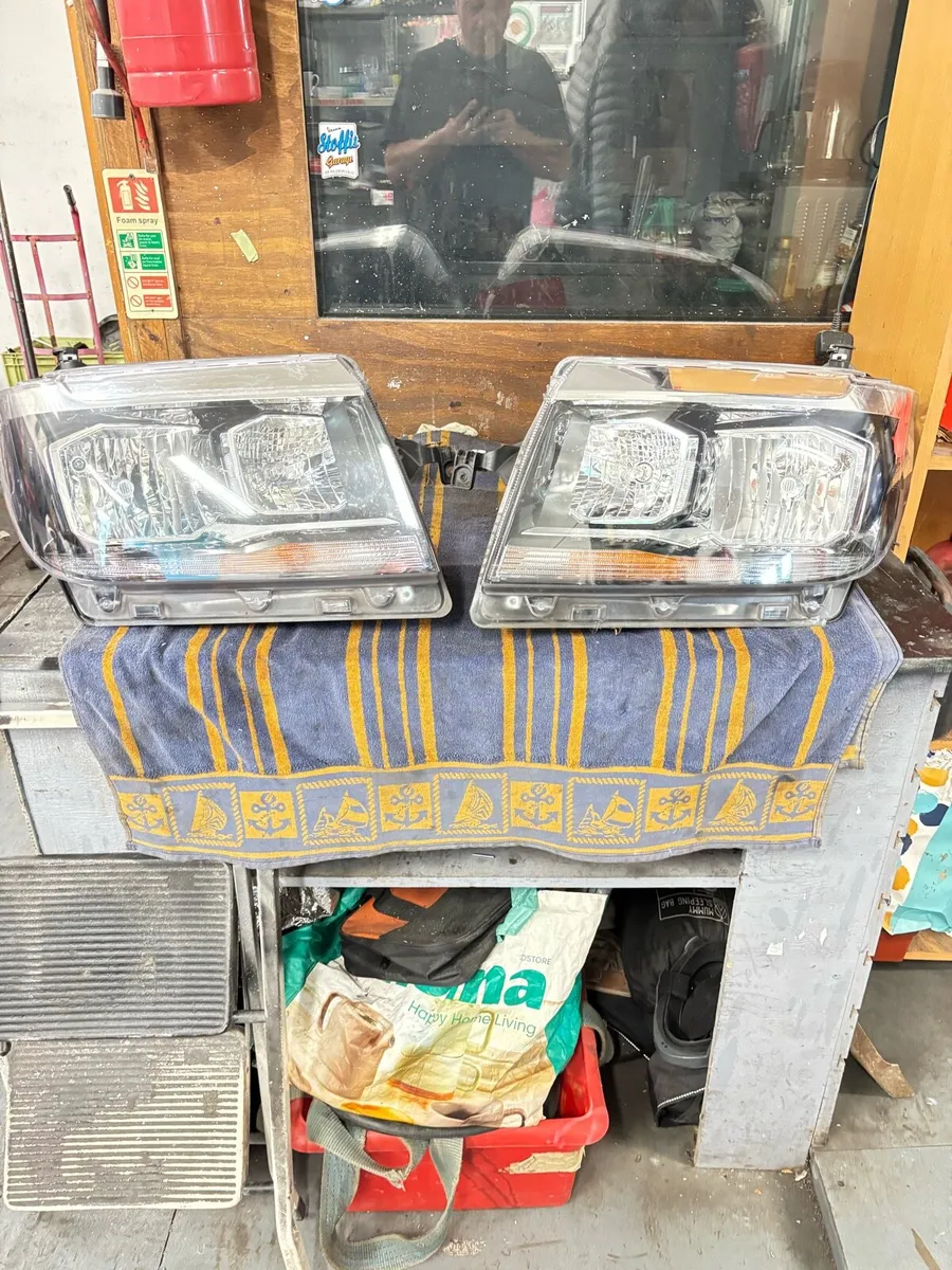 2021 VW crafter Headlights ( pair ) - Image 1