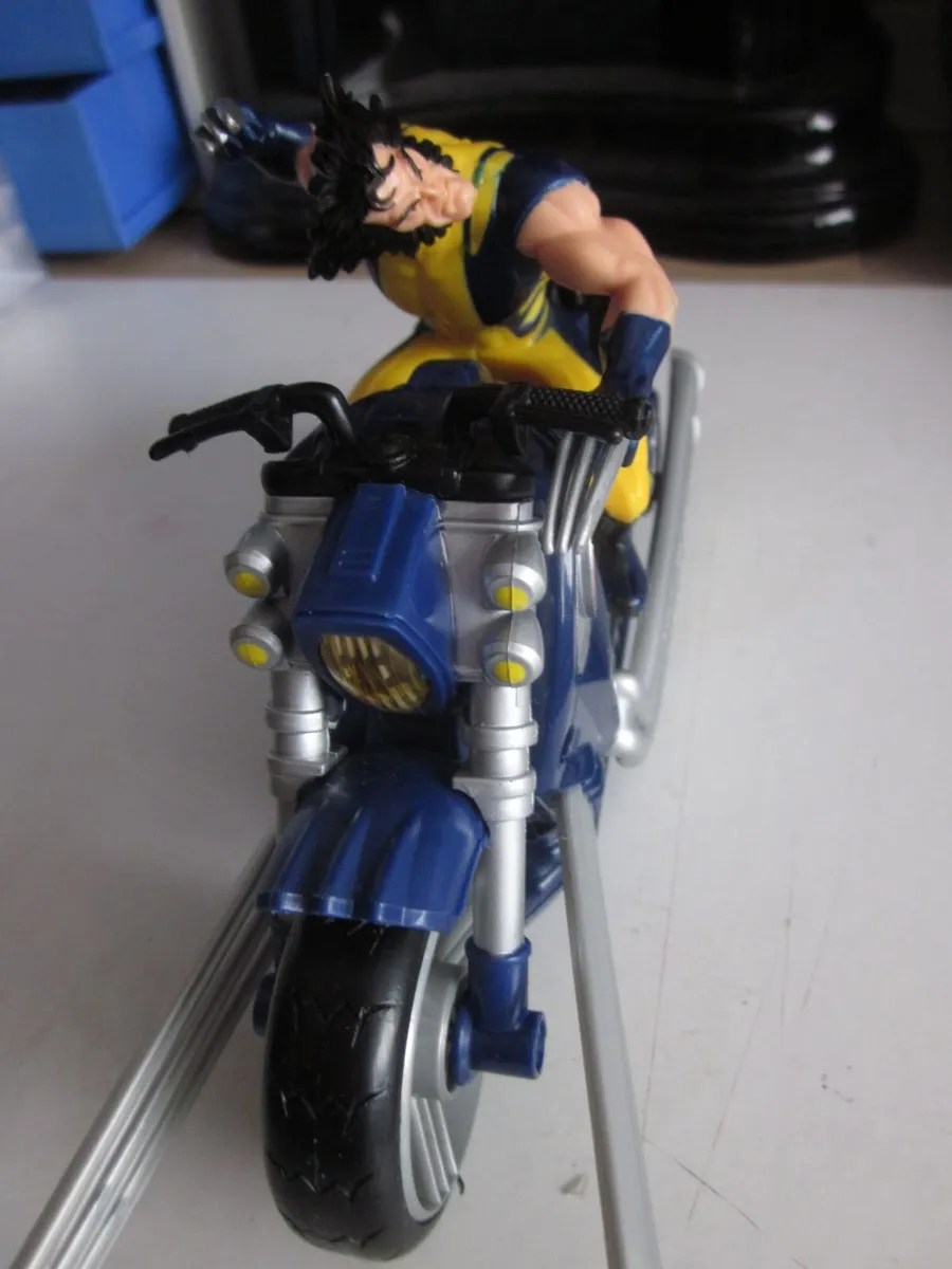 Marvel X-Men Wolverine Motorcycle XCruiser Bike - Image 4