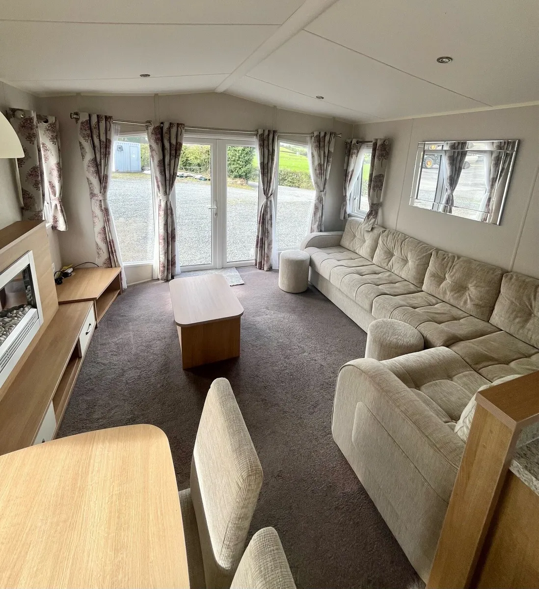 Willerby Sierra @ Broomfield Mobile Homes - Image 2