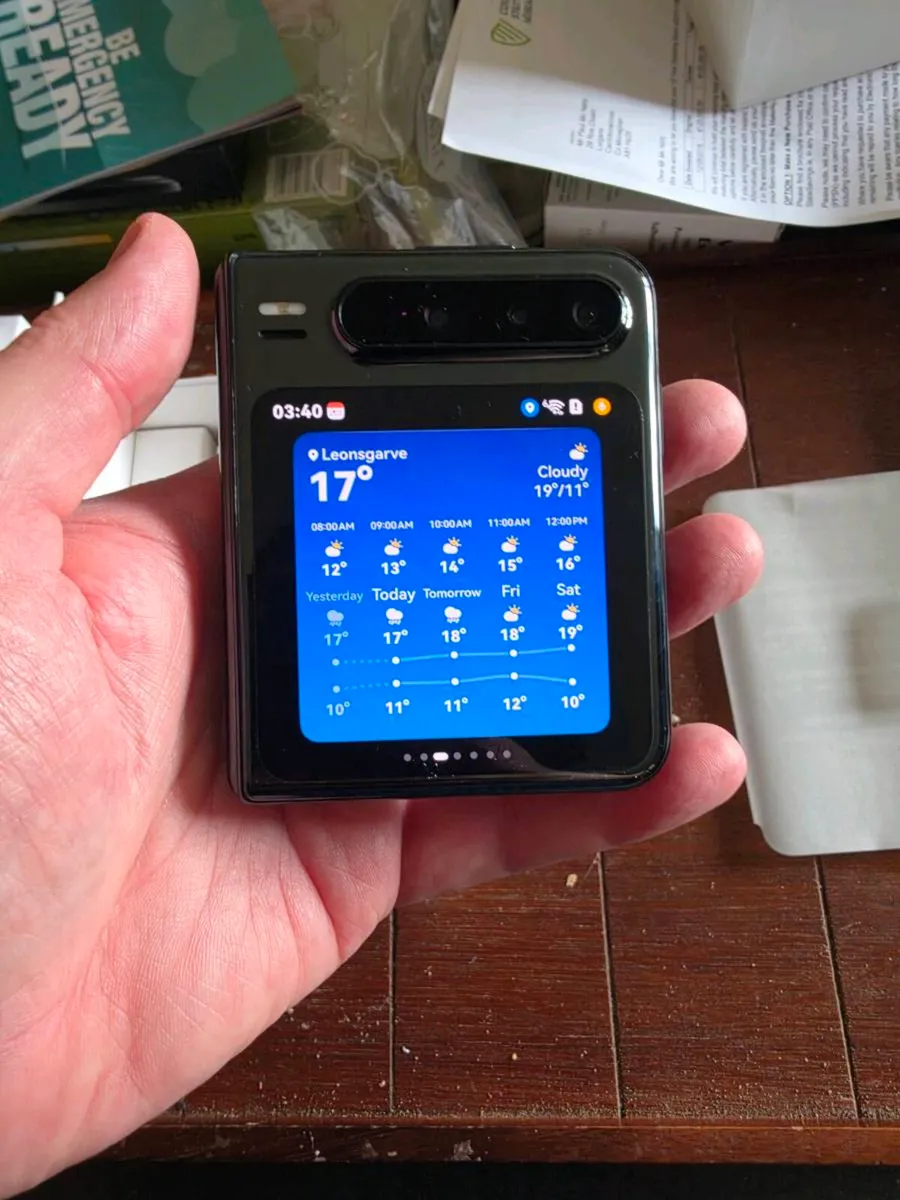 Huawei pura x flip phone - Image 2