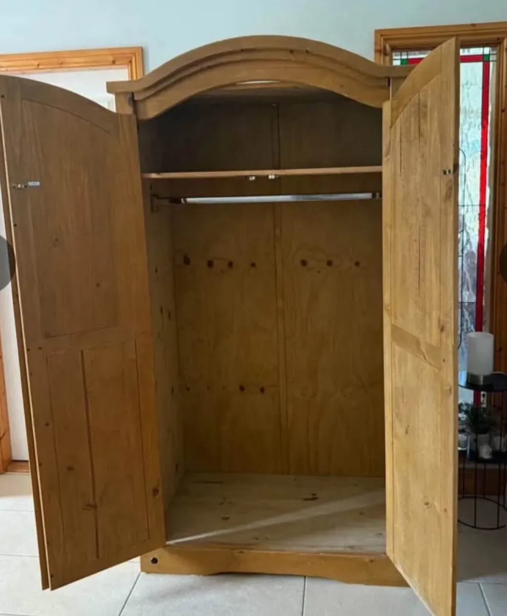 Wardrobe - Image 2