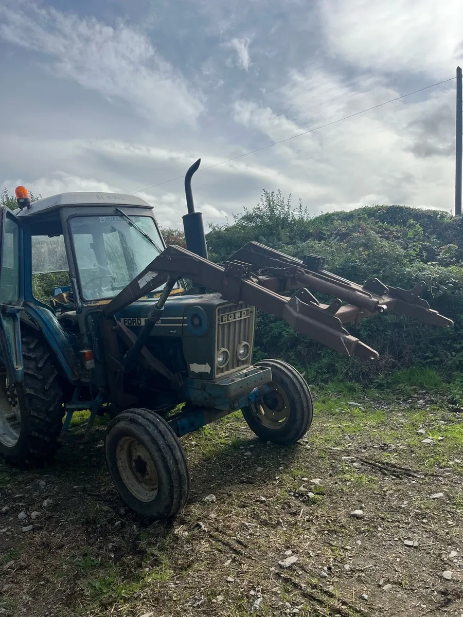 Front Loader Ford 7600 - Image 1