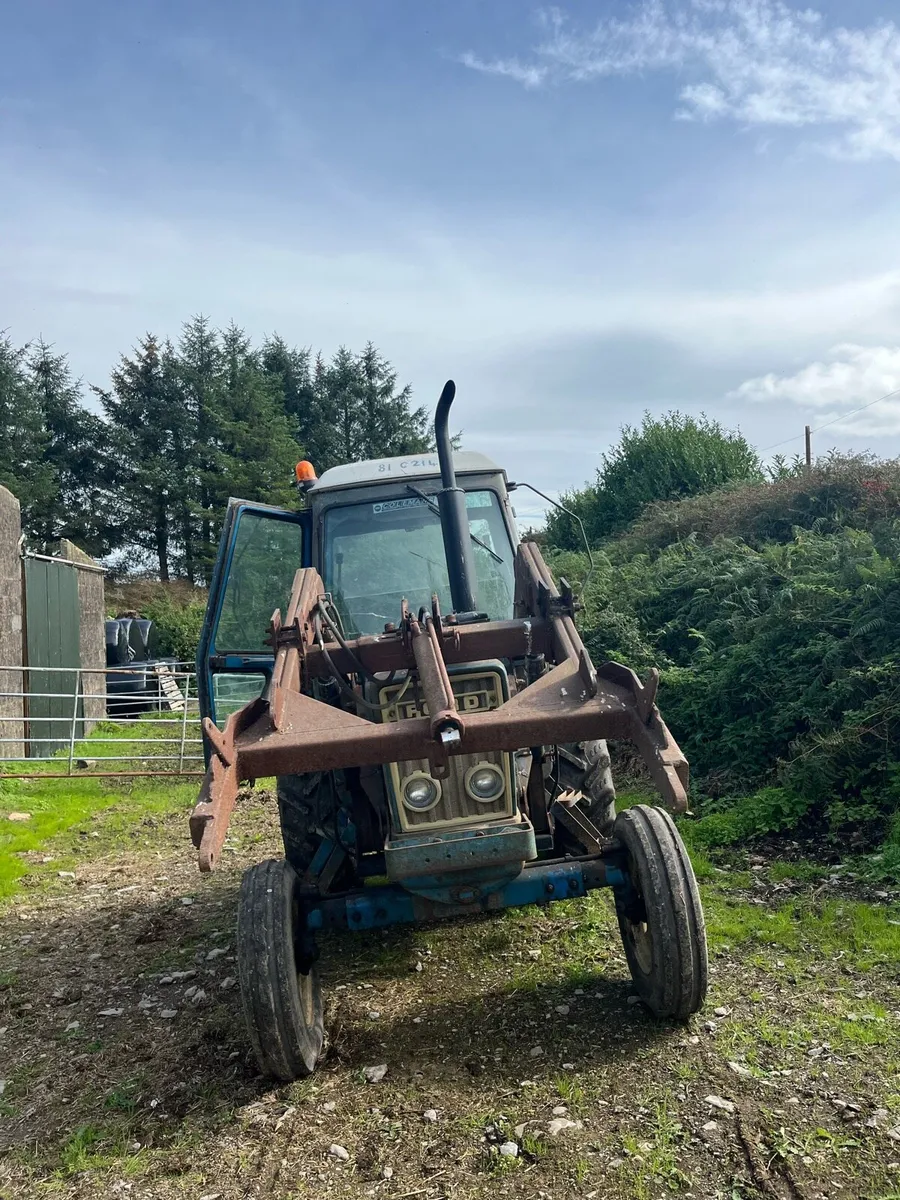 Front Loader Ford 7600 - Image 2