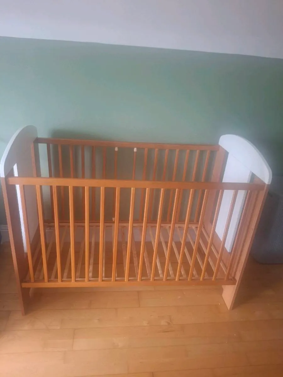 Cot - Image 1
