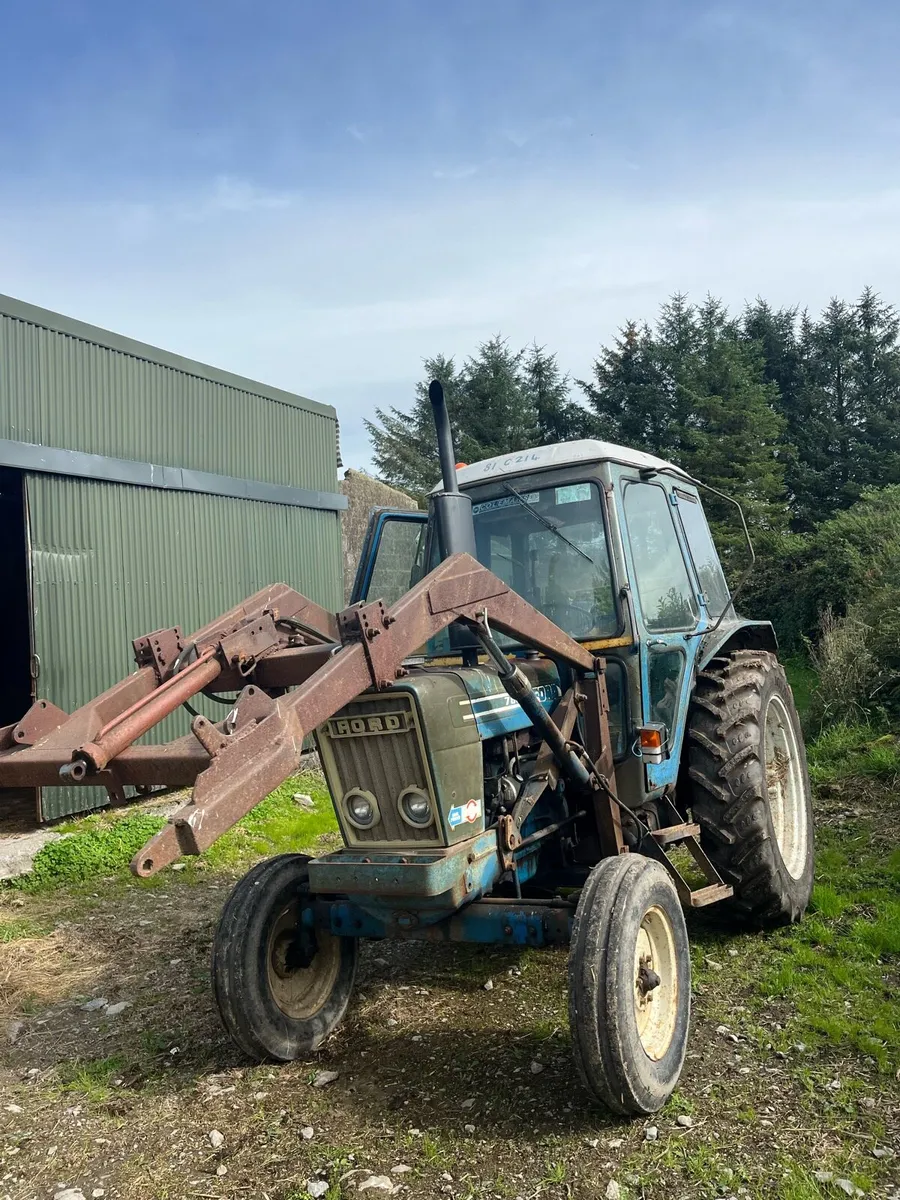 Front Loader Ford 7600 - Image 3