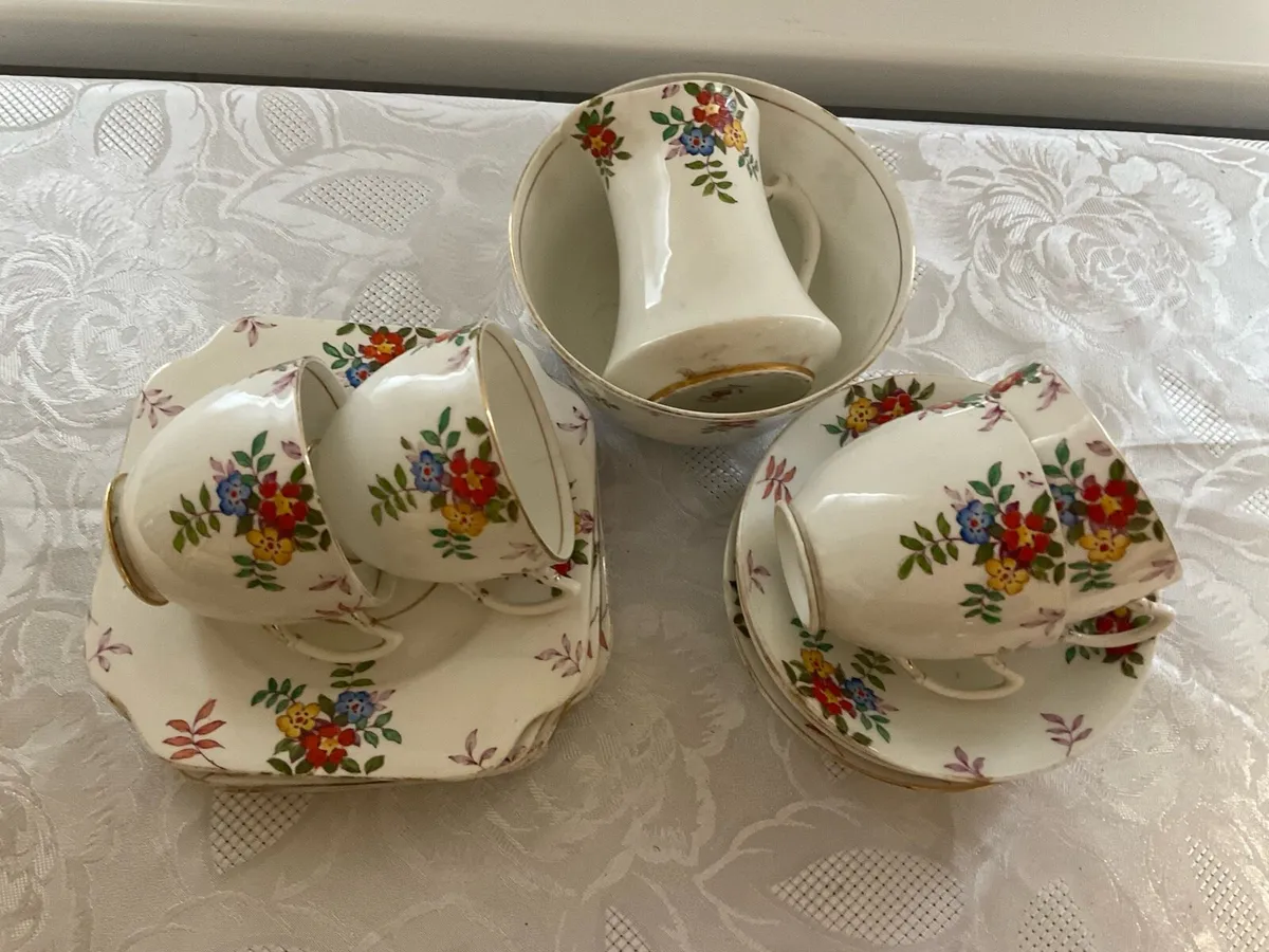Vintage china set. - Image 1