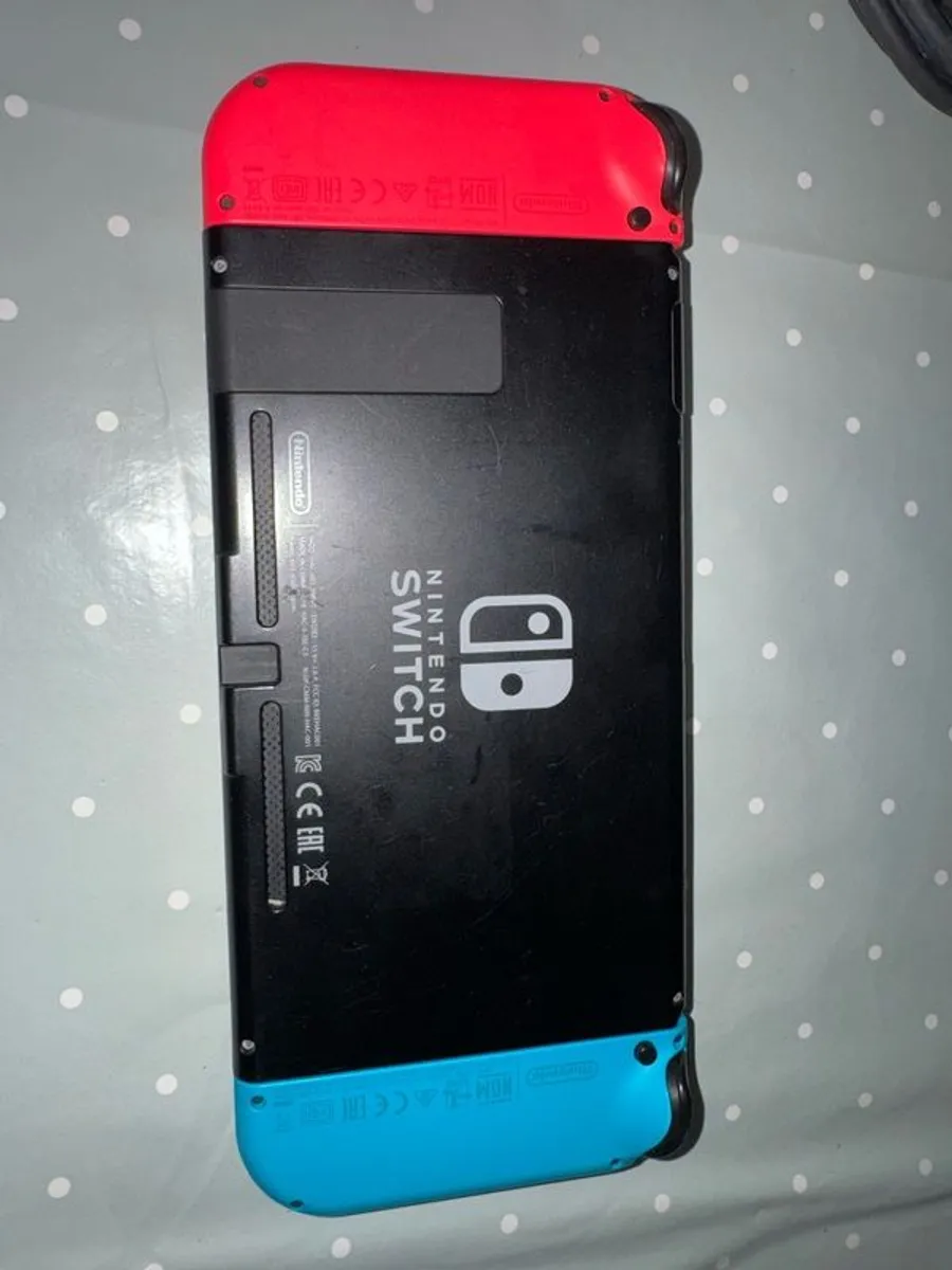Nintendo Switch - Image 4