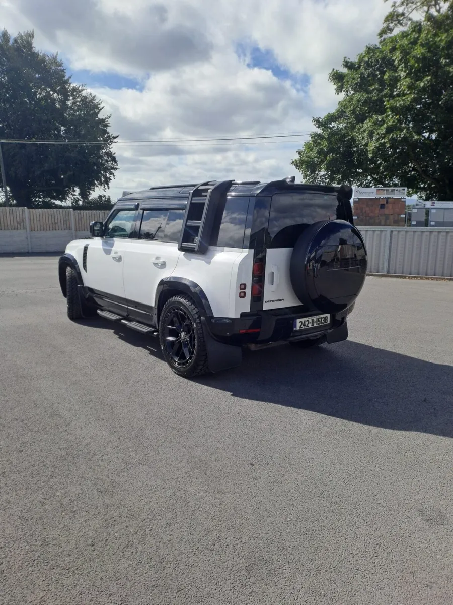 Landrover Defender 110 - Image 4