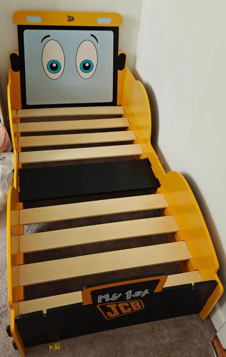 Toddler car bed with mattress 70x140