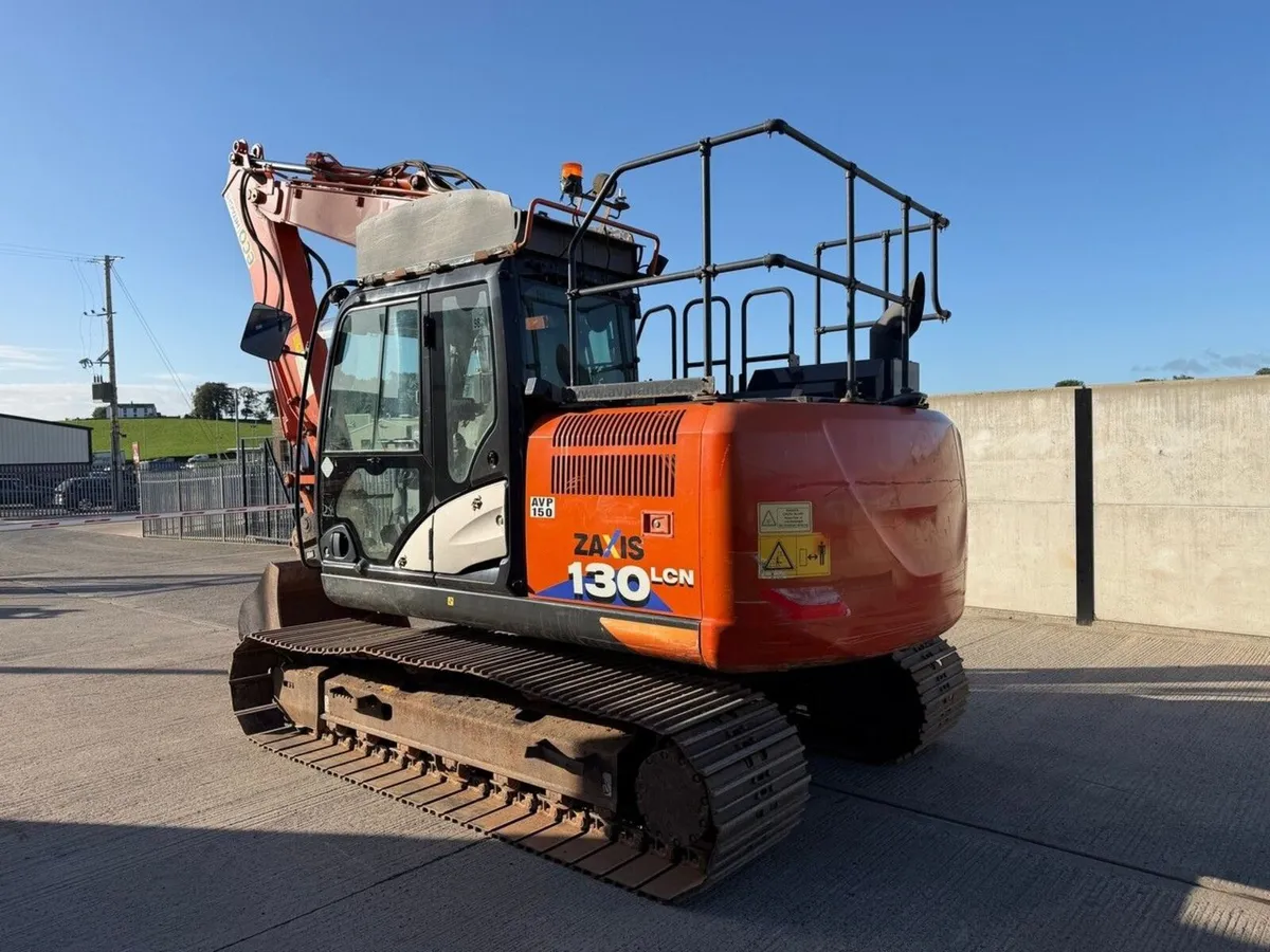 HITACHI ZX130LCN-6 13 TON EXCAVATOR - Image 4