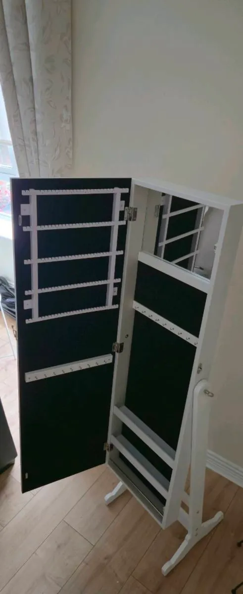 Free standing mirror with storage - Image 3