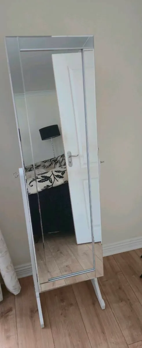 Free standing mirror with storage - Image 1