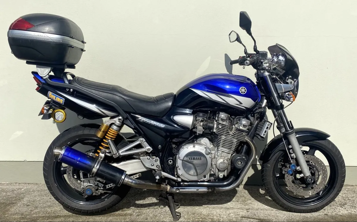 05 YAMAHA  XJR 1300 - Image 1
