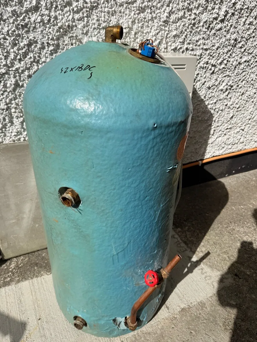 Twin coil insulated copper cylinder - Image 1