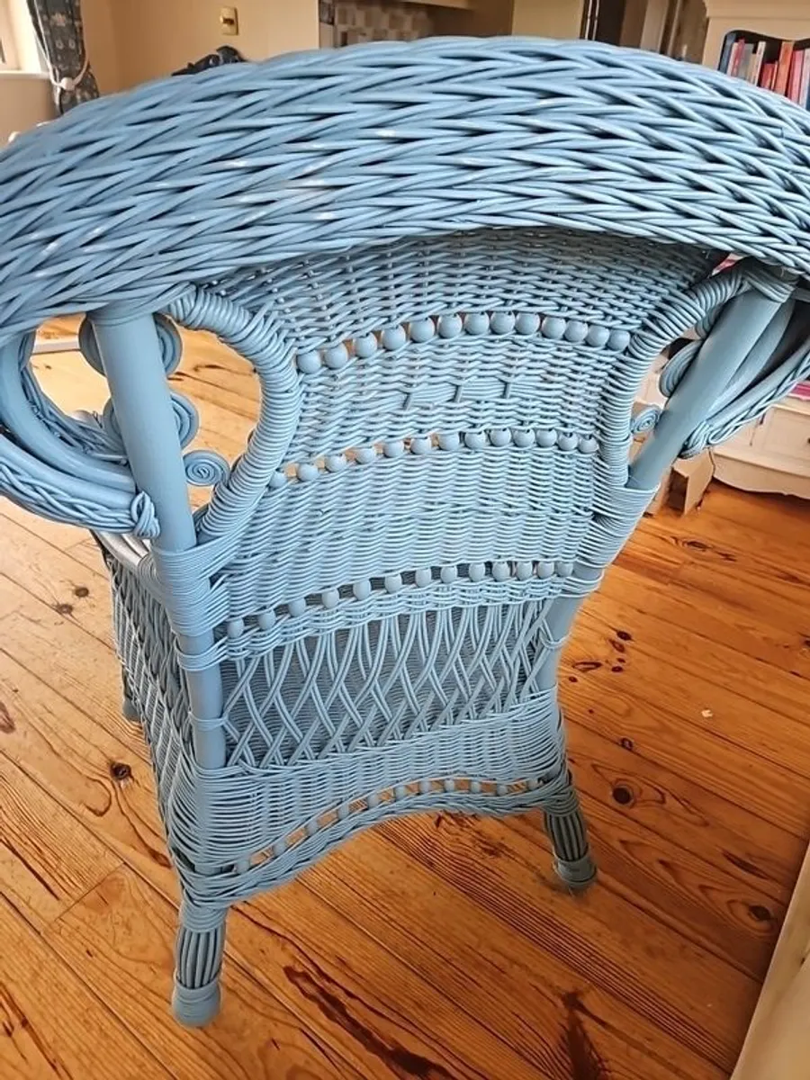 Large Wicker Chair - Image 4
