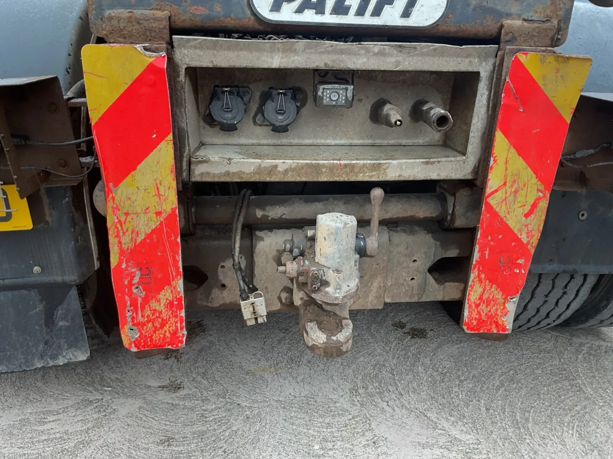 2008 Scania R420 8x4 Hookloader - Image 4